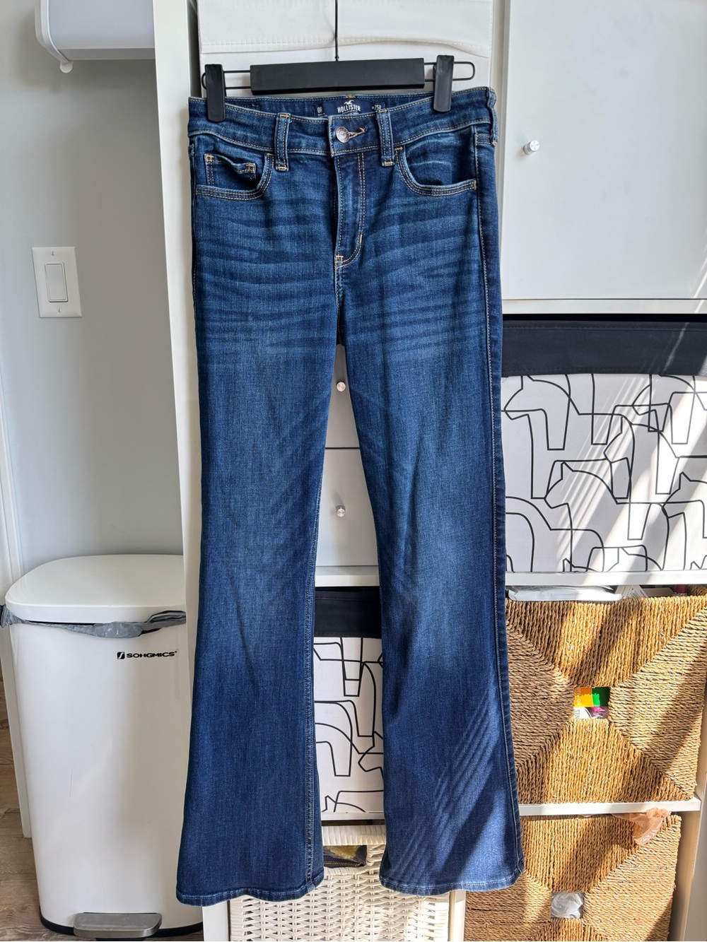 Hollister Low-Rise Dark Blue Womens Flare Jeans